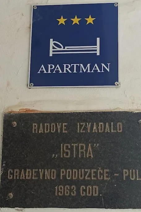 Leda Daire Pula